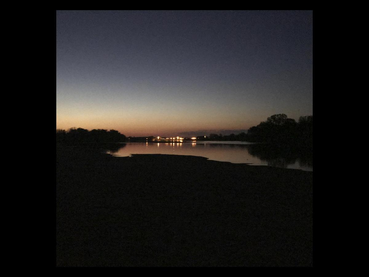 Une Nuit Sur Loire Treves-Cunault Exterior foto